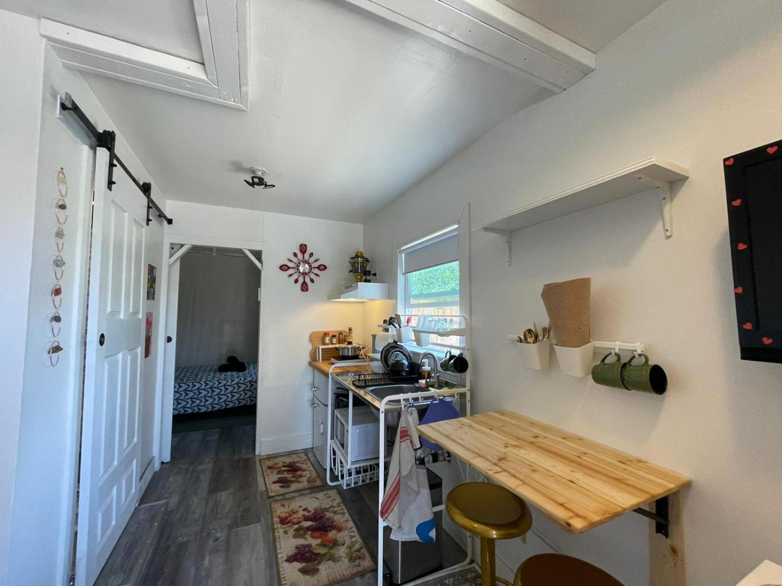 Petite Guesthouse With Kitchenette And Private Bathroom Лейк-Изабелла Экстерьер фото